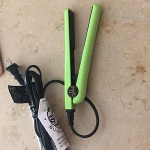 put mini hair straightener